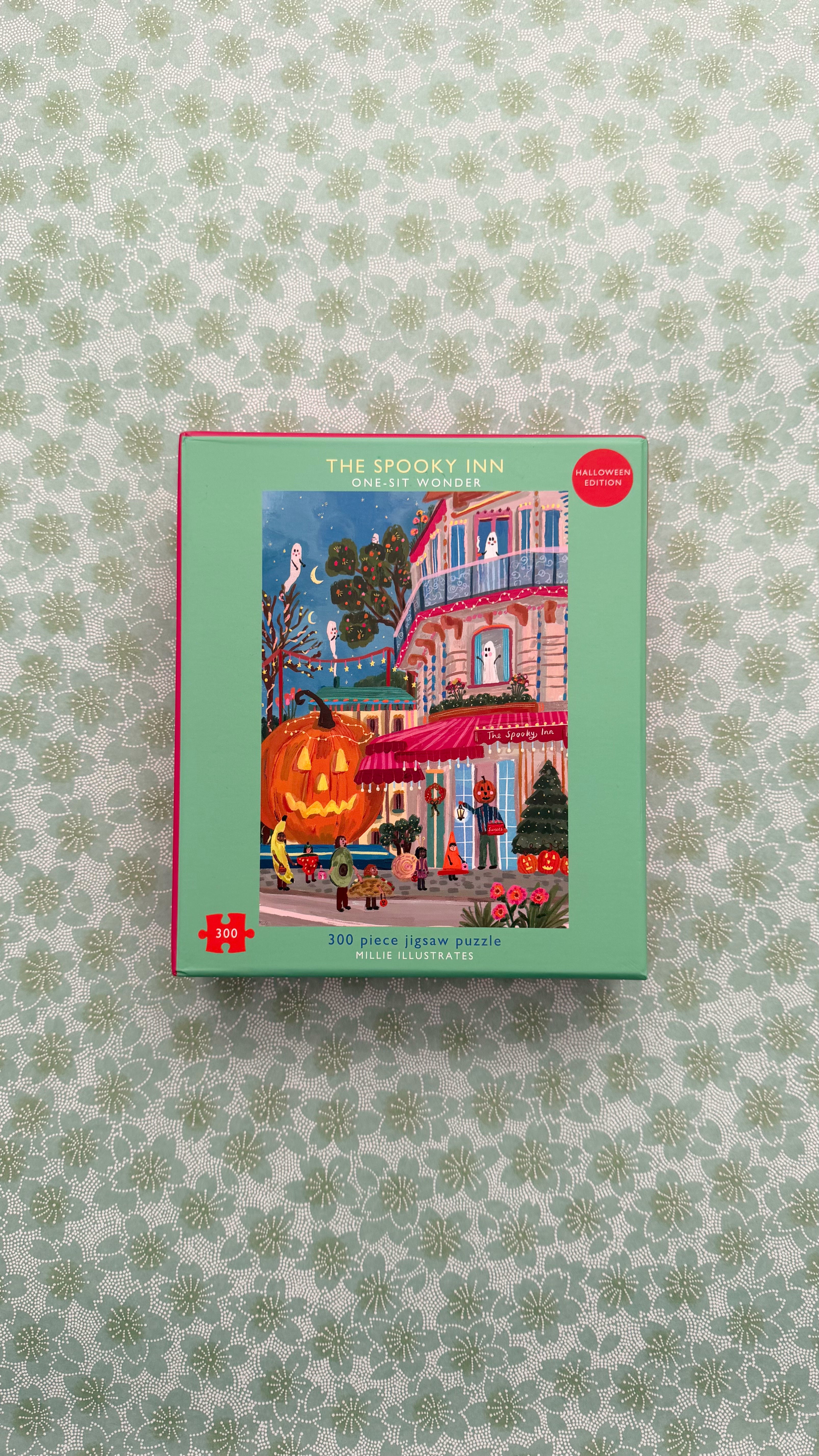 The Spooky Inn 300 Piece Puzzle