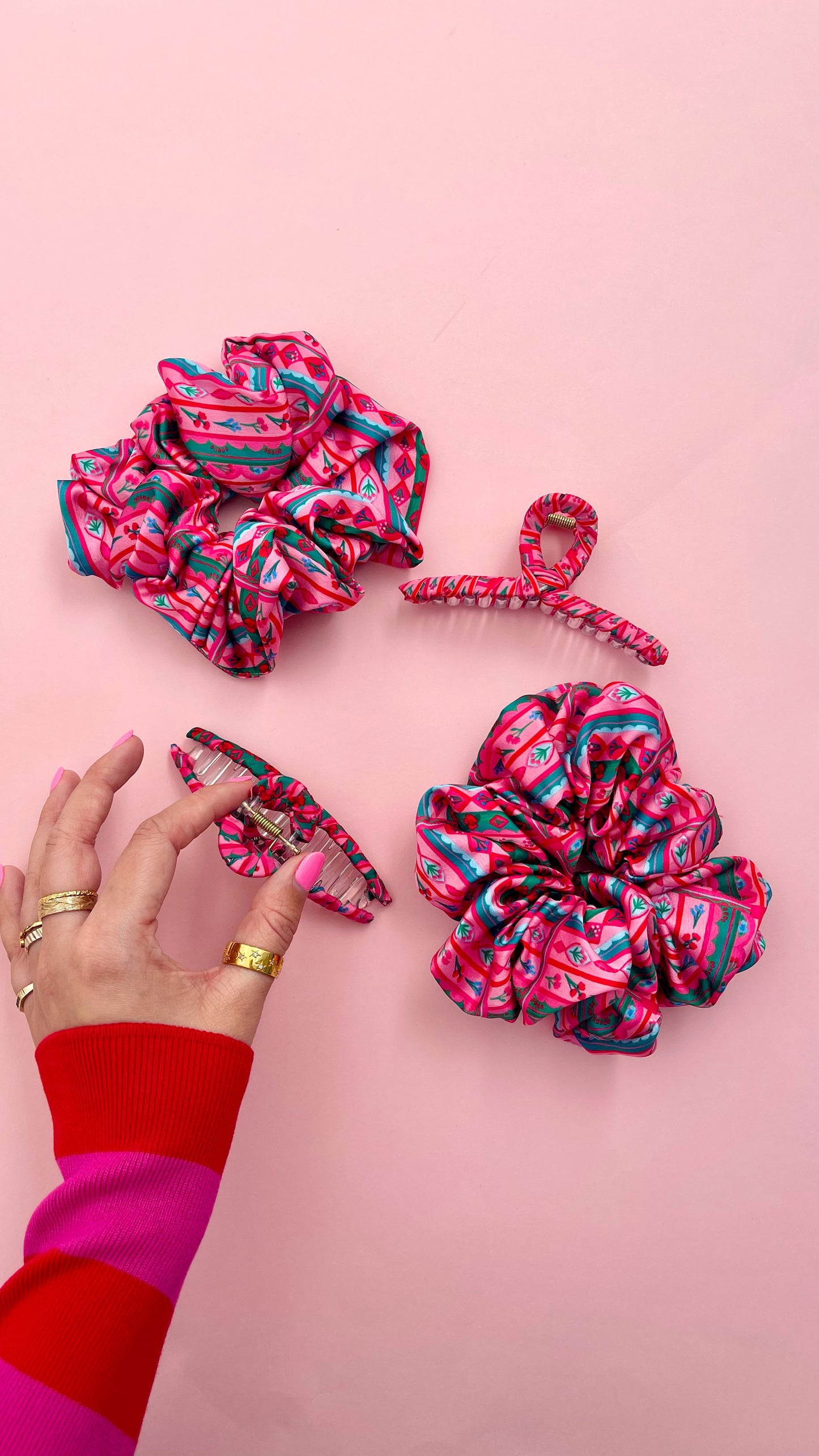 Scrunchie & hair clip bundle - Pink